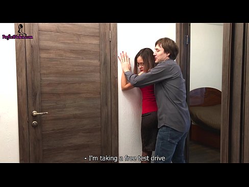 ❤️ 性感的房地产经纪人在出售她的公寓时性感地撸起了她的阴部并进行性交 - Krempai ️❌ Quality porn️❤